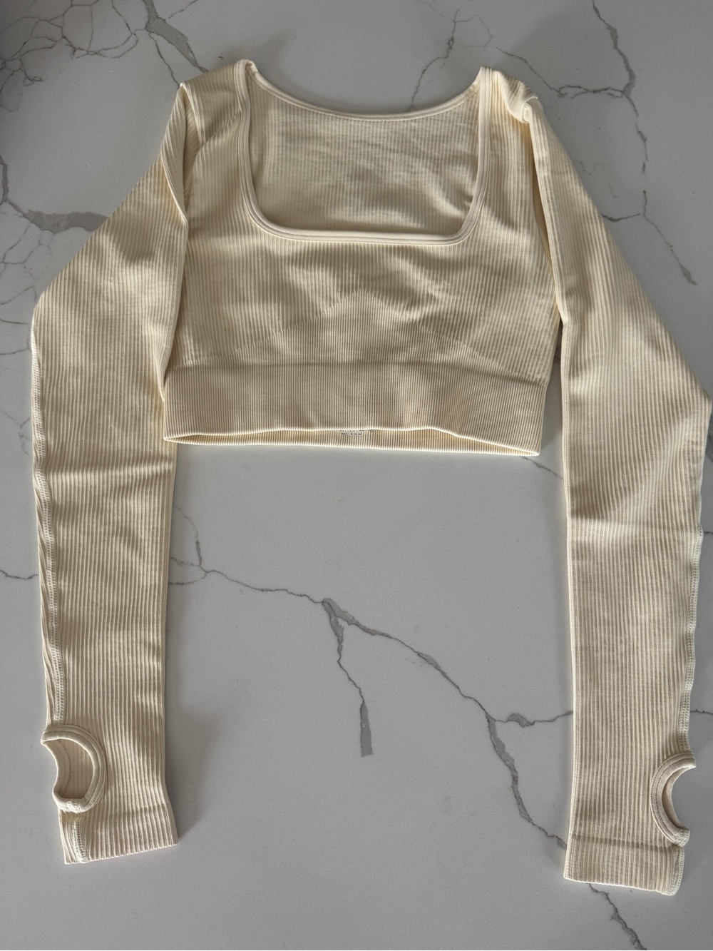 QQQ Ribbed Long-Sleeve Cropped Top in Butter Yellow Small